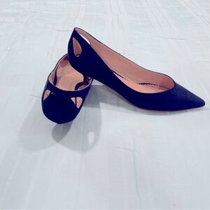 Slightly worn Ladies navy blue kitten heel- pointed toe